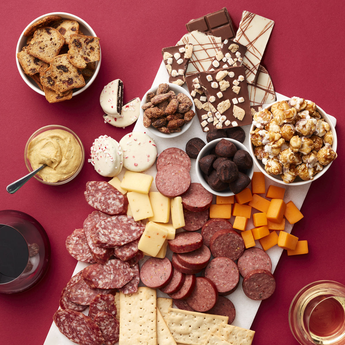 Grand Holiday Wine Gift Basket | Hickory Farms